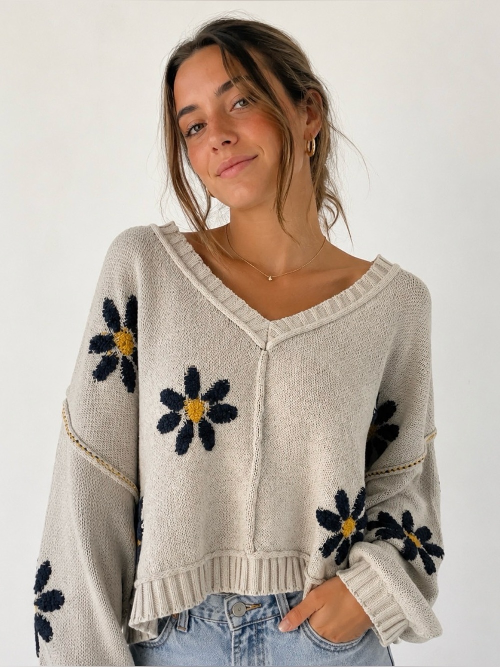 Pol Women’s Cream V-Neck Daisy Knit Oversized Sweater S